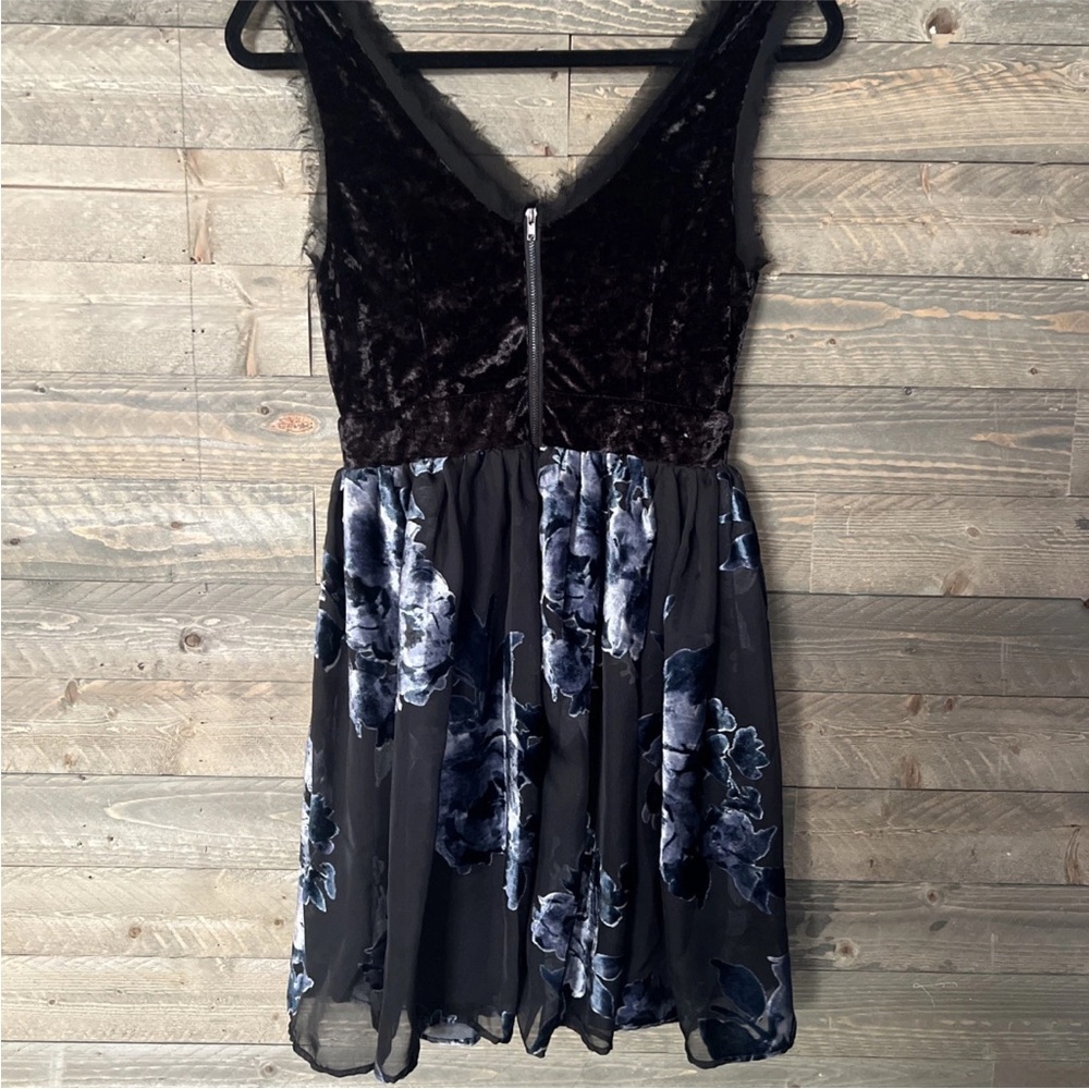 Altar’d State Crushed Velvet Floral Fit & Flare Dress - Picture 4 of 7